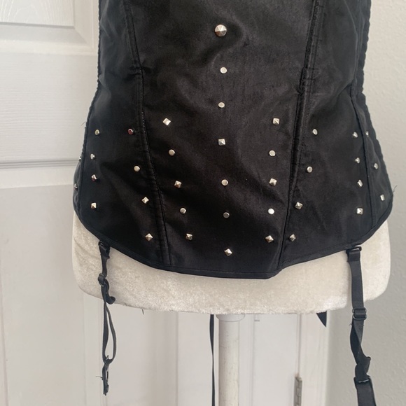 Fredericks of Hollywood dark academia black satin studded corset size 34 - Picture 8 of 12